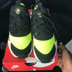 Preschool Nike Hurache Drift Sz1 (BRAND NEW)